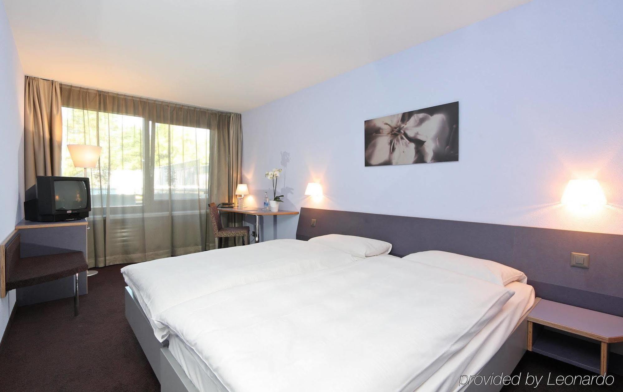 Geroldswil Swiss Quality Hotel Zurich Phòng bức ảnh